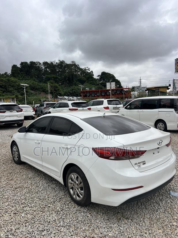 Hyundai Elantra 2017 White