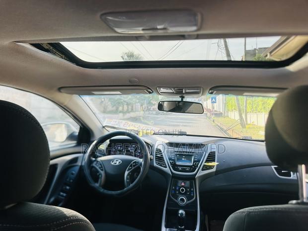 Hyundai Elantra Limited 4dr Sedan (1.8L 4cyl 6A) 2014 White