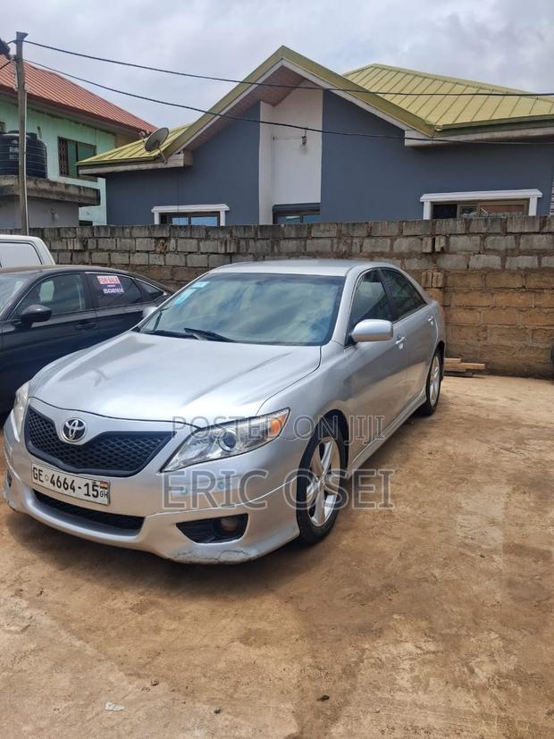 Toyota Camry SE 4dr Sedan (2.5L 4cyl 6A) 2011 Silver