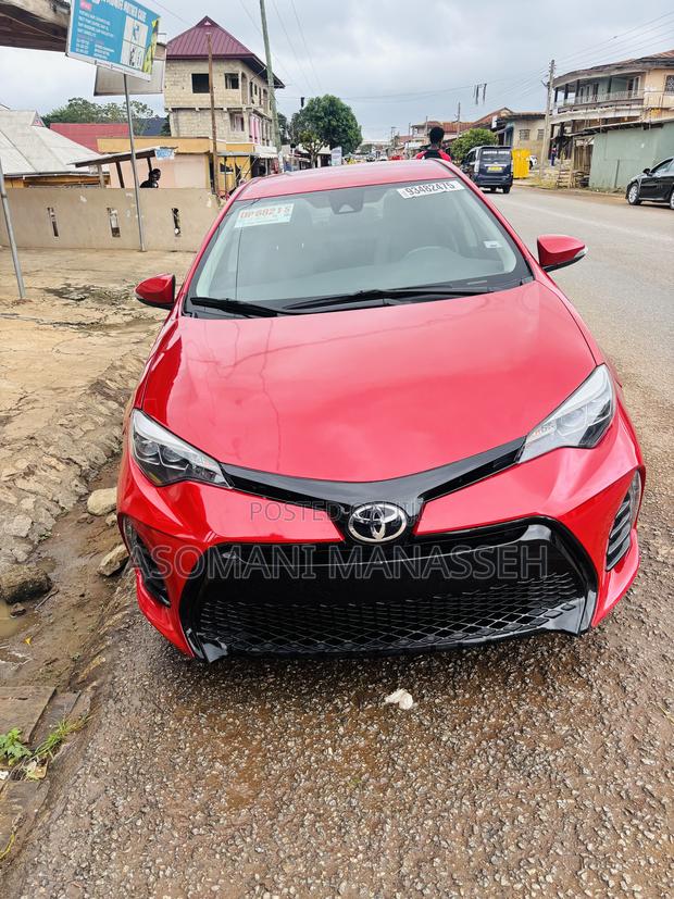 Toyota Corolla SE (1.8L 4cyl 2A) 2018 Red