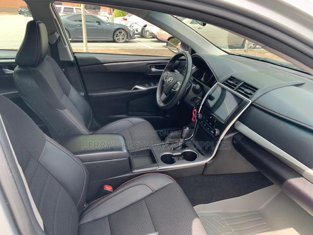 Toyota Camry LE 4dr Sedan (2.5L 4cyl 6A) 2017 Silver