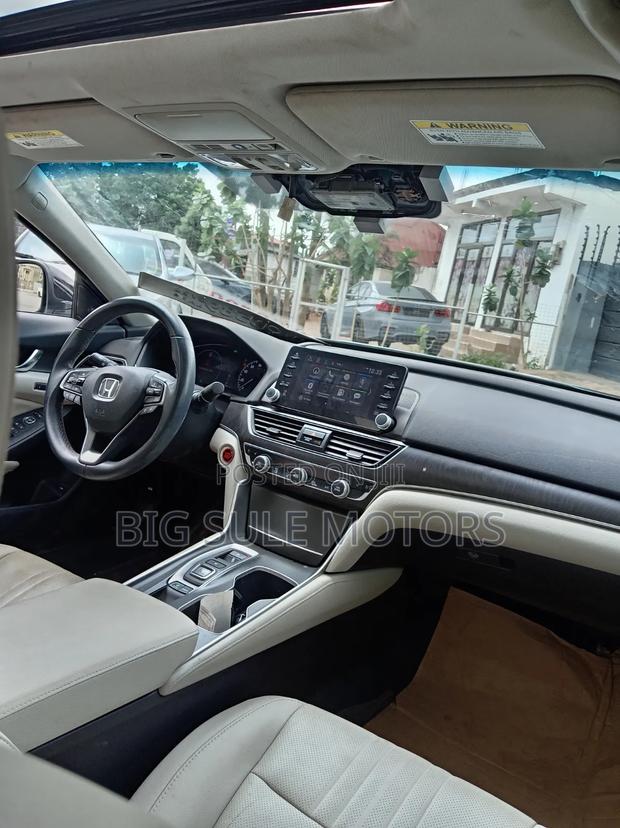 Honda Accord Touring 2.0T 2020 White
