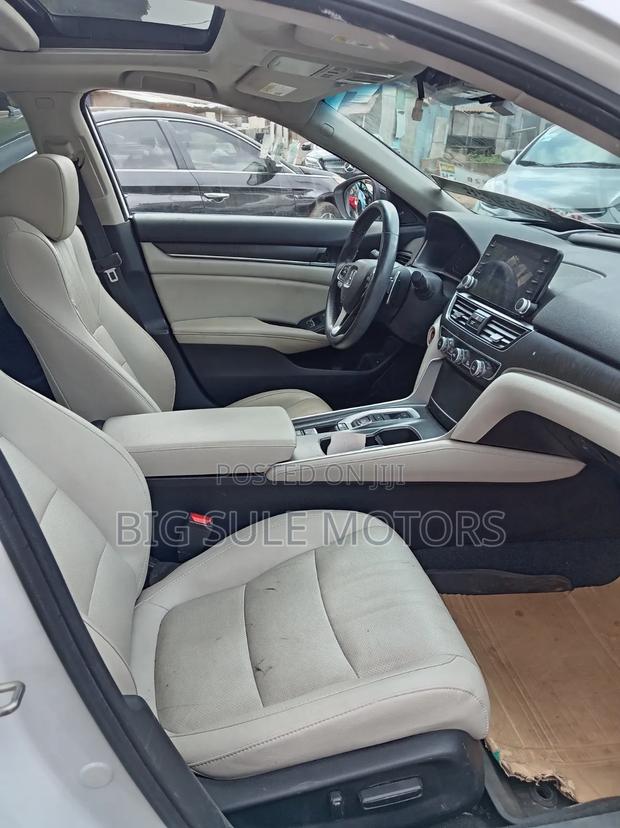 Honda Accord Touring 2.0T 2020 White