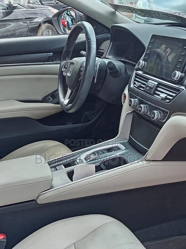 Honda Accord Touring 2.0T 2020 White