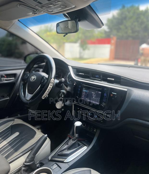 Toyota Corolla SE 4dr Sedan (1.8L 4cyl CVT) 2017 Black