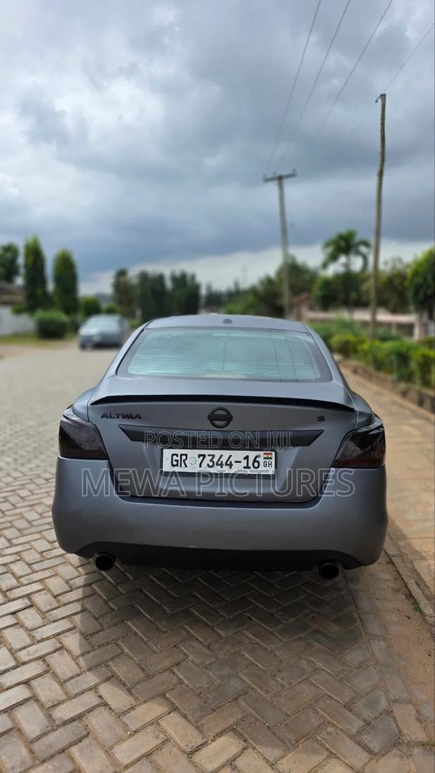 Nissan Altima 2.5 S 4dr Sedan (2.5L 4cyl CVT) 2015 Gray