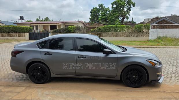 Nissan Altima 2.5 S 4dr Sedan (2.5L 4cyl CVT) 2015 Gray