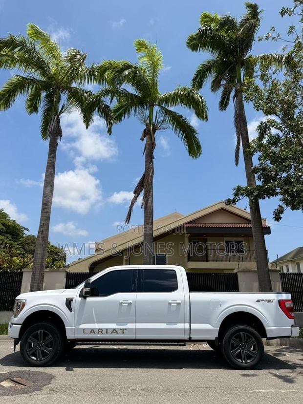 Ford F-150 LARIAT 2023 White