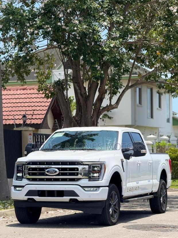 Ford F-150 LARIAT 2023 White