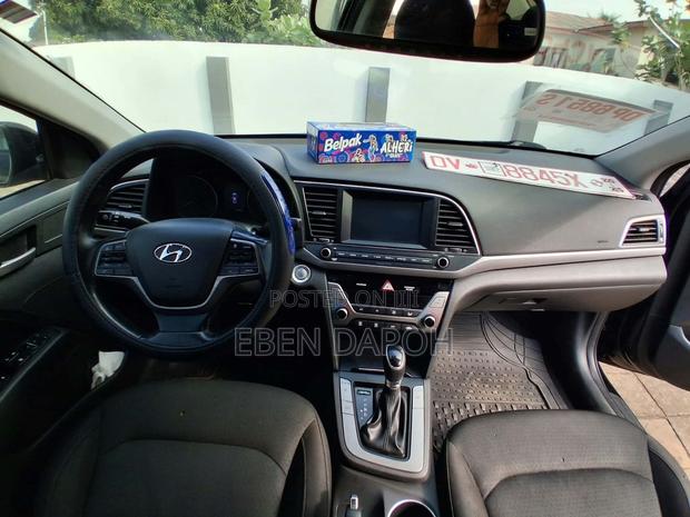 Hyundai Elantra Value Edition Sedan FWD (2.0L 4cyl 6A) 2017 Black