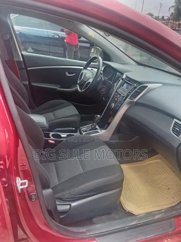 Hyundai Elantra Limited 4dr Sedan (1.8L 4cyl 6A) 2015 Red