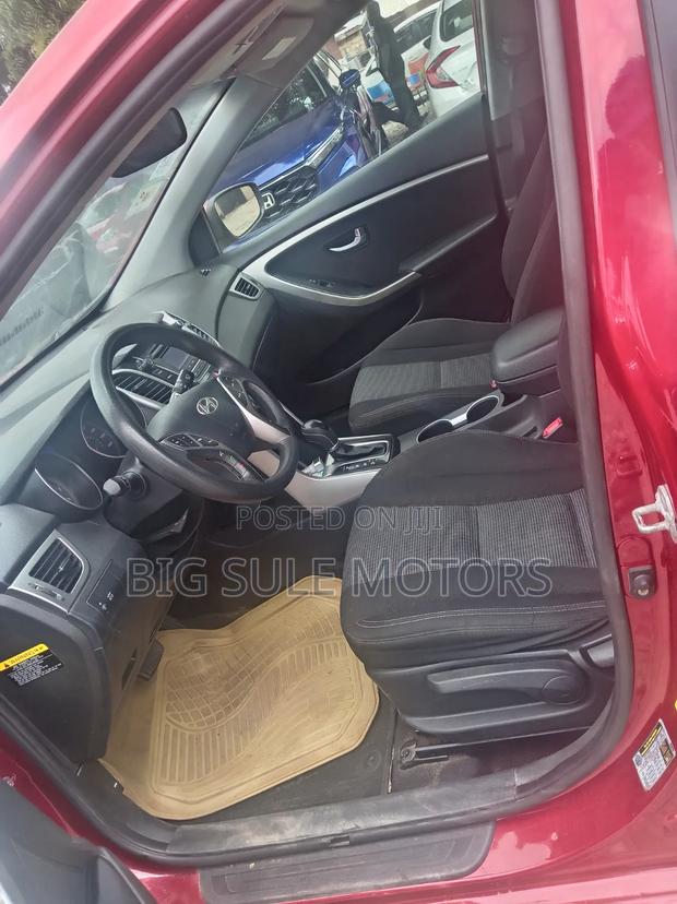 Hyundai Elantra Limited 4dr Sedan (1.8L 4cyl 6A) 2015 Red