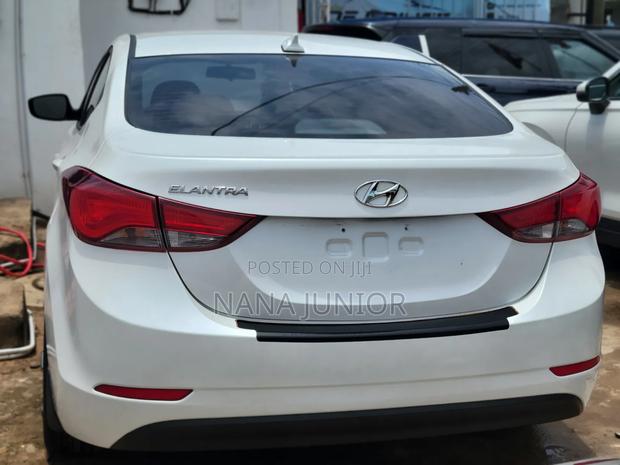 Hyundai Elantra 2014 White