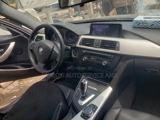 BMW 320i Sedan RWD 2016 Black