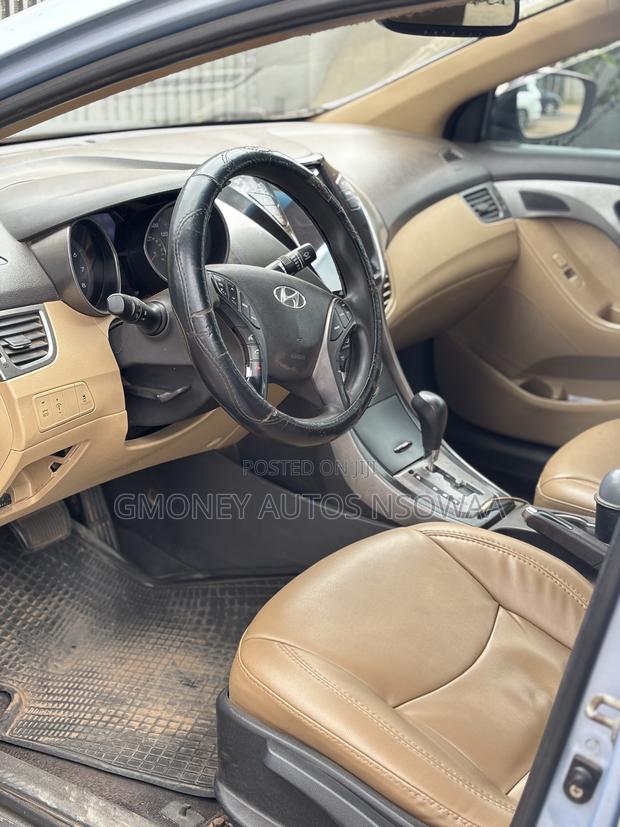 Hyundai Elantra Limited Sedan FWD (1.8L 4cyl 6A) 2013 Blue