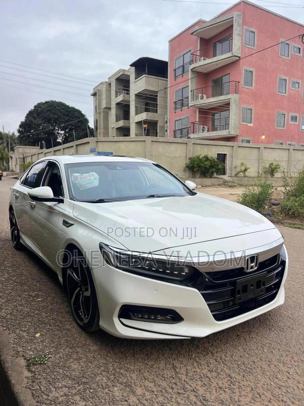 Honda Accord Touring 2018 White
