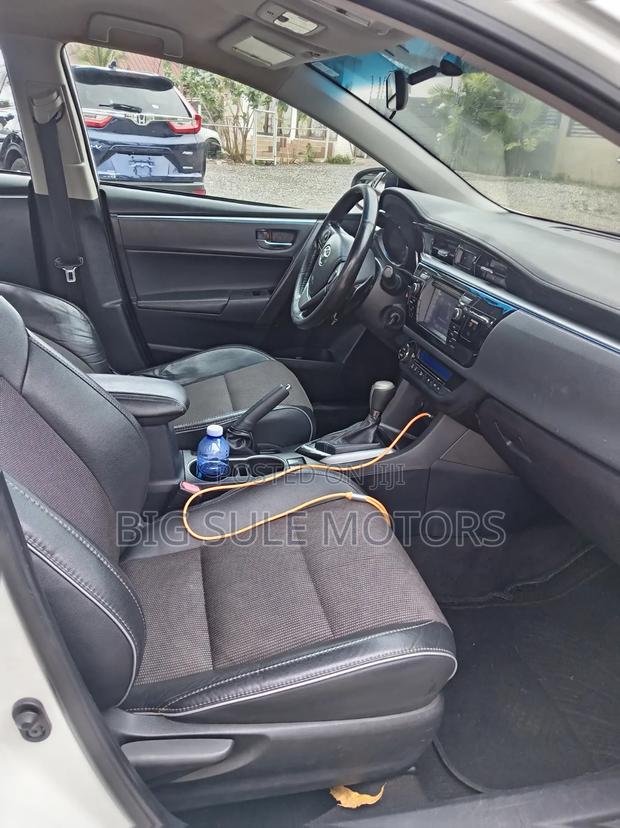 Toyota Corolla S 4dr Sedan (1.8L 4cyl CVT) 2015 White