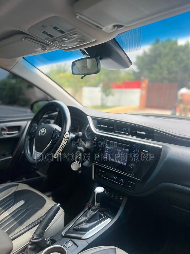 Toyota Corolla SE 4dr Sedan (1.8L 4cyl CVT) 2017 Black