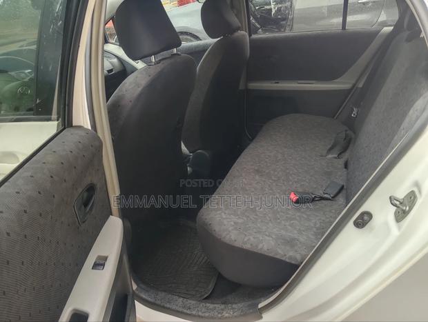 Toyota Vitz 1.0 FWD 5dr 2010 White