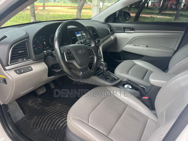Hyundai Elantra 2017 White