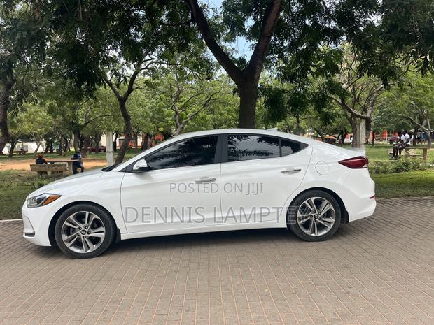 Hyundai Elantra 2017 White