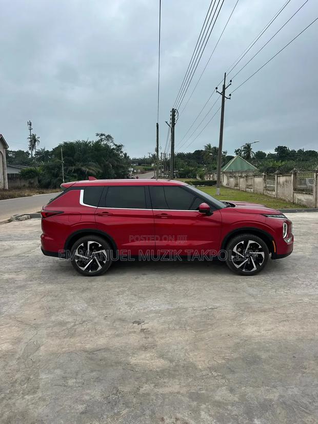 Mitsubishi Outlander ES 2022 Red