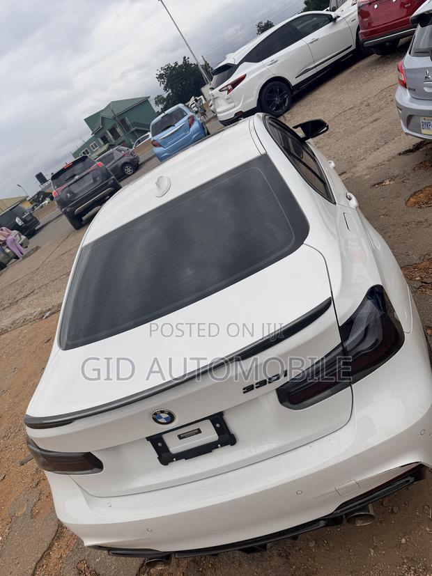 BMW 330i 2019 White
