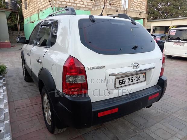 Hyundai Tucson 2008 White