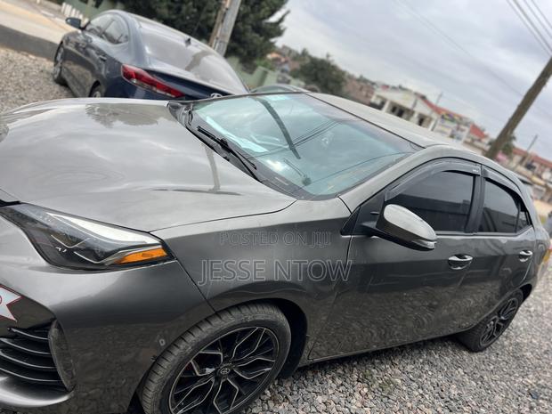 Toyota Corolla 2016 Gray