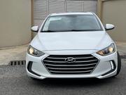 Hyundai Elantra Limited Sedan FWD (2.0L 4cyl 6A) 2017 White for sale