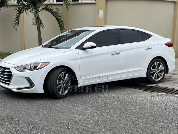 Hyundai Elantra Limited Sedan FWD (2.0L 4cyl 6A) 2017 White