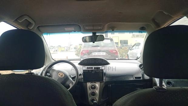 Toyota Vitz 2010 Blue