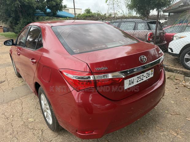 Toyota Corolla LE Eco 4dr Sedan (1.8L 4cyl CVT) 2016 Red