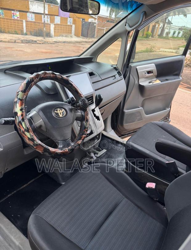 Toyota Voxy 2014 Black