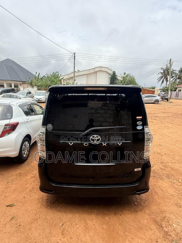 Toyota Voxy ZS Kirameki III 2WD 8-Seater 2012 Black