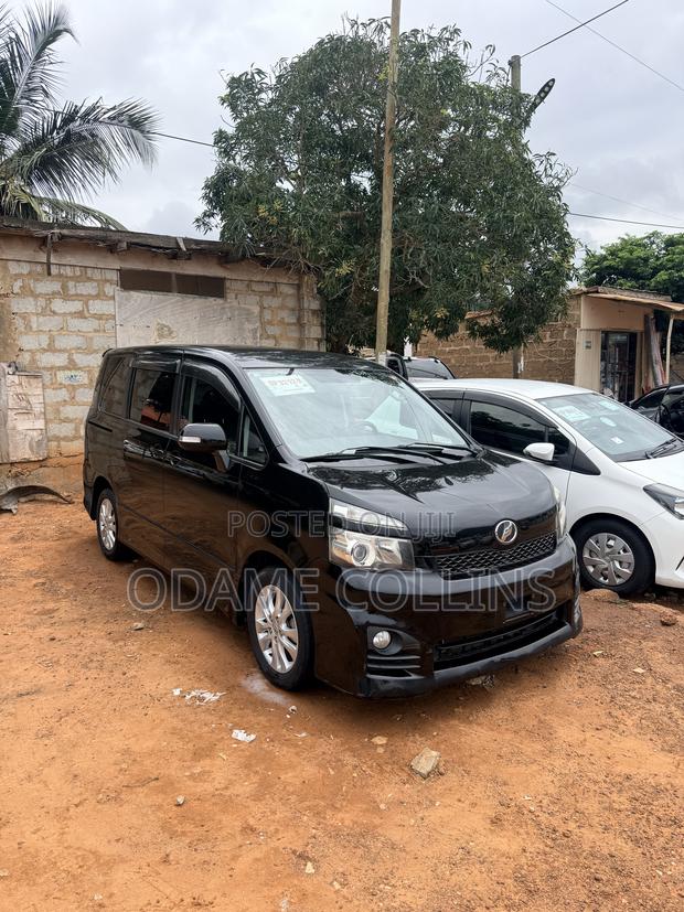 Toyota Voxy ZS Kirameki III 2WD 8-Seater 2012 Black