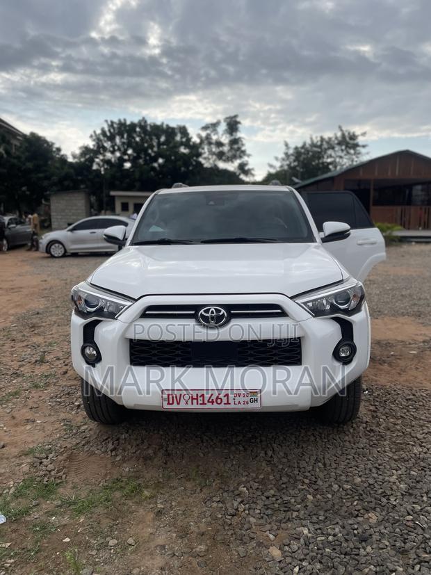 Toyota 4-Runner 2021 White
