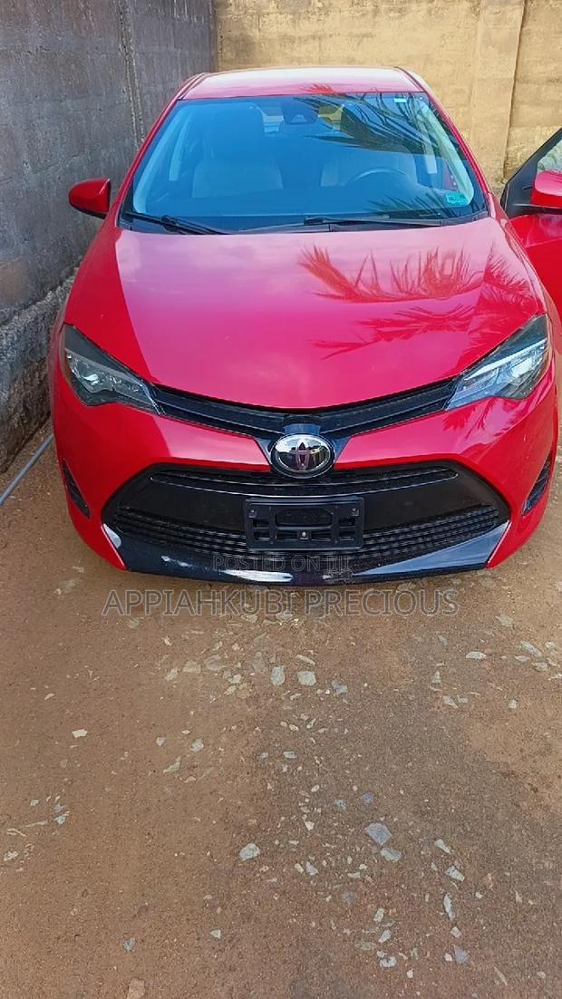 Toyota Corolla LE Eco (1.8L 4cyl 2A) 2019 Red
