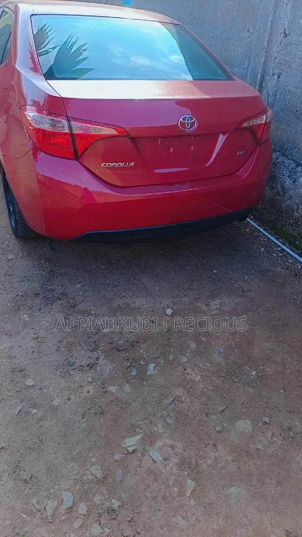Toyota Corolla LE Eco (1.8L 4cyl 2A) 2019 Red