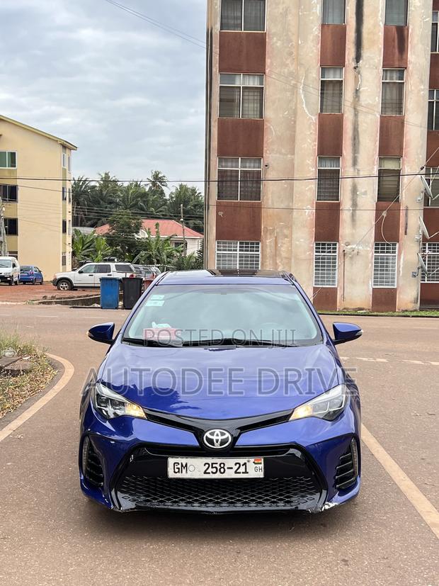 Toyota Corolla 2016 Blue