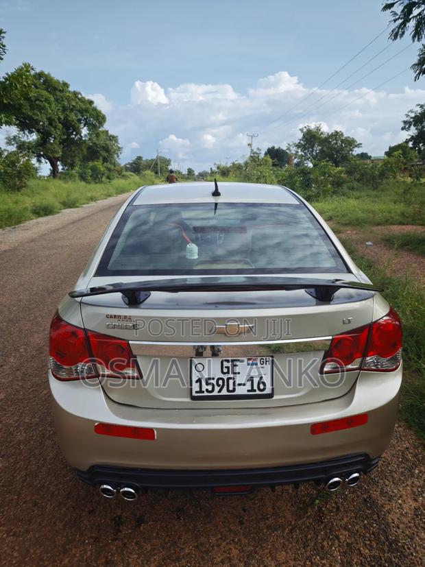 Chevrolet Cruze 2012 Brown