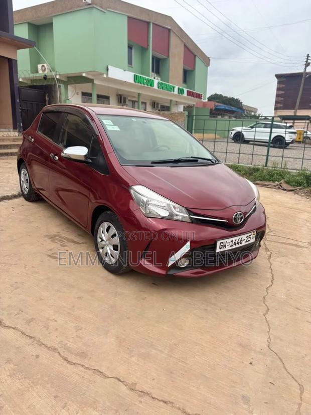 Toyota Vitz 1.3 FWD 5dr 2015 Brown