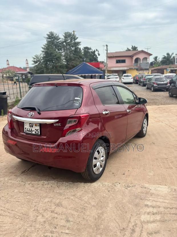 Toyota Vitz 1.3 FWD 5dr 2015 Brown