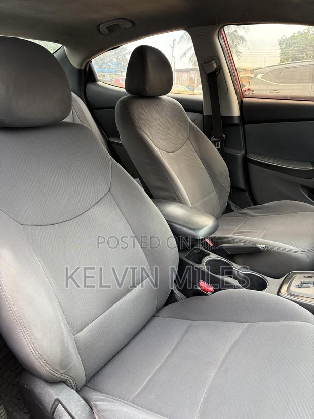 Hyundai Elantra GLS Sedan FWD (1.8L 4cyl 6A) 2013 Red
