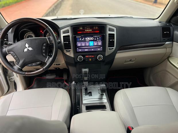 Mitsubishi Pajero 2016 White
