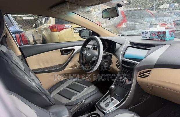 Hyundai Elantra 2013 White