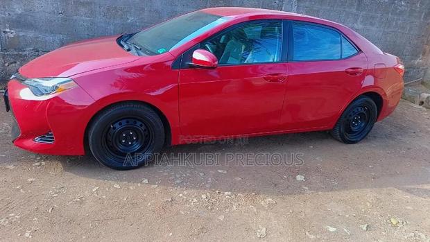 Toyota Corolla LE Eco (1.8L 4cyl 2A) 2019 Red