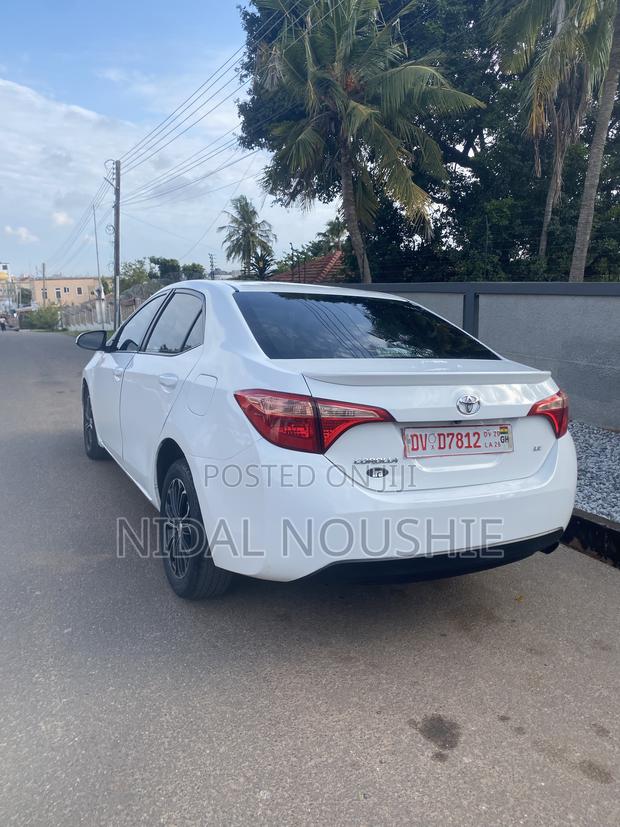 Toyota Corolla LE ECO 4dr Sedan (1.8L 4cyl CVT) 2017 White
