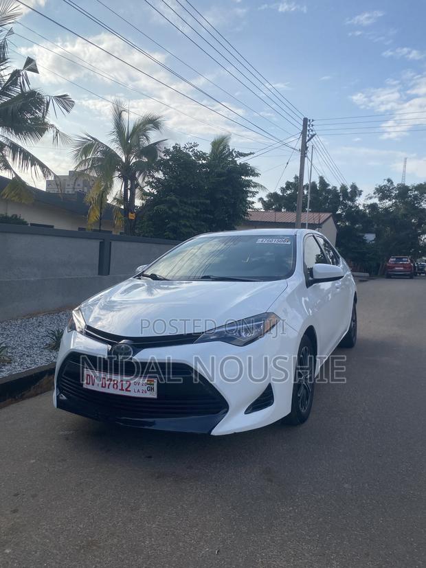 Toyota Corolla LE ECO 4dr Sedan (1.8L 4cyl CVT) 2017 White