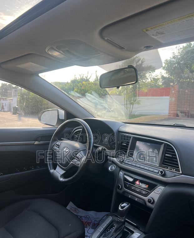 Hyundai Elantra Limited 2018 White